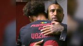 [VIDEO] El cálido abrazo de Vidal a Vozinha antes del debut en Colo Colo