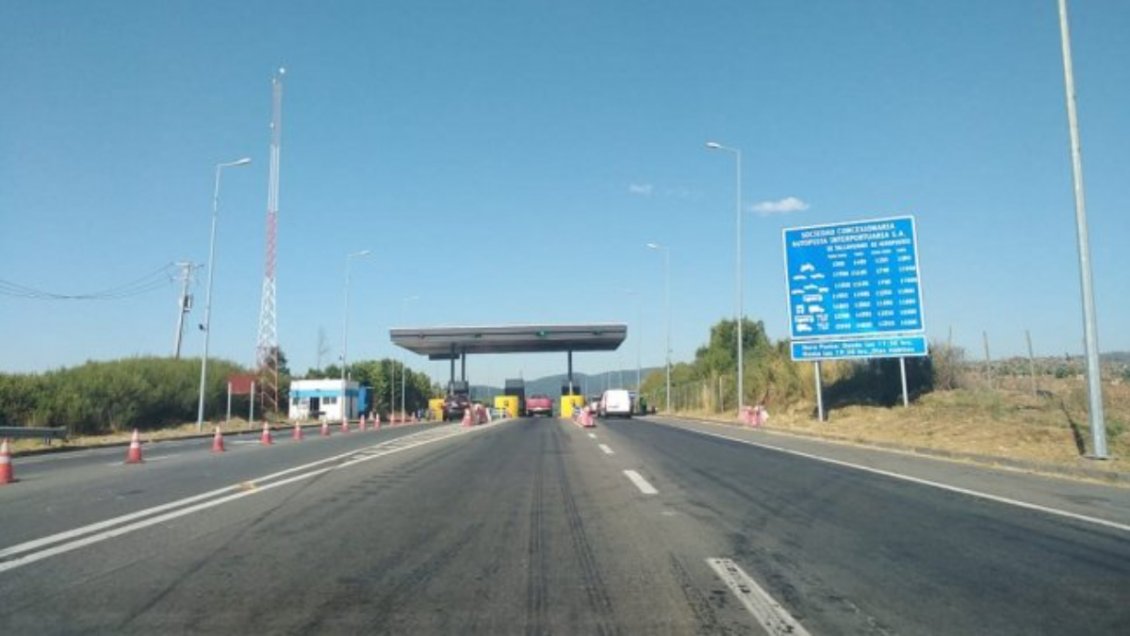 Mujer dio a luz al costado de ruta: trabajadora de peaje no permitió pasar porque no tenía efectivo