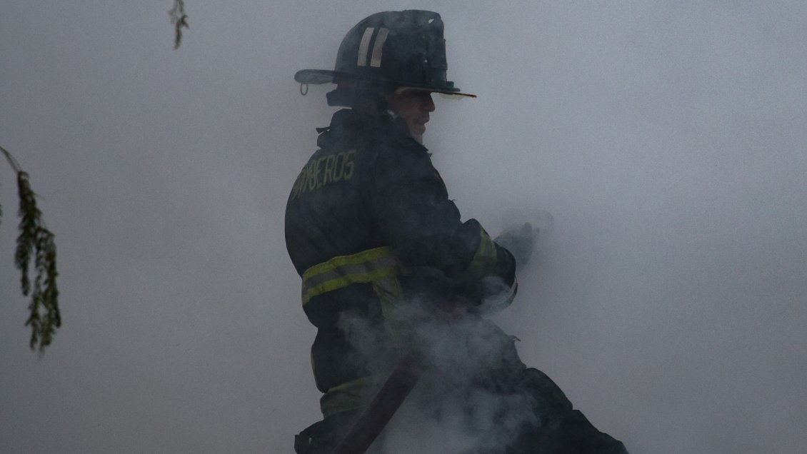 Ataque incendiario destruyó vehículos forestales en ruta Traiguén-Los Sauces
