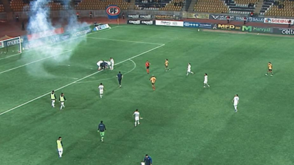 Duelo de Coquimbo y Huachipato fue suspendido por lanzamiento de bombas de ruido a la cancha