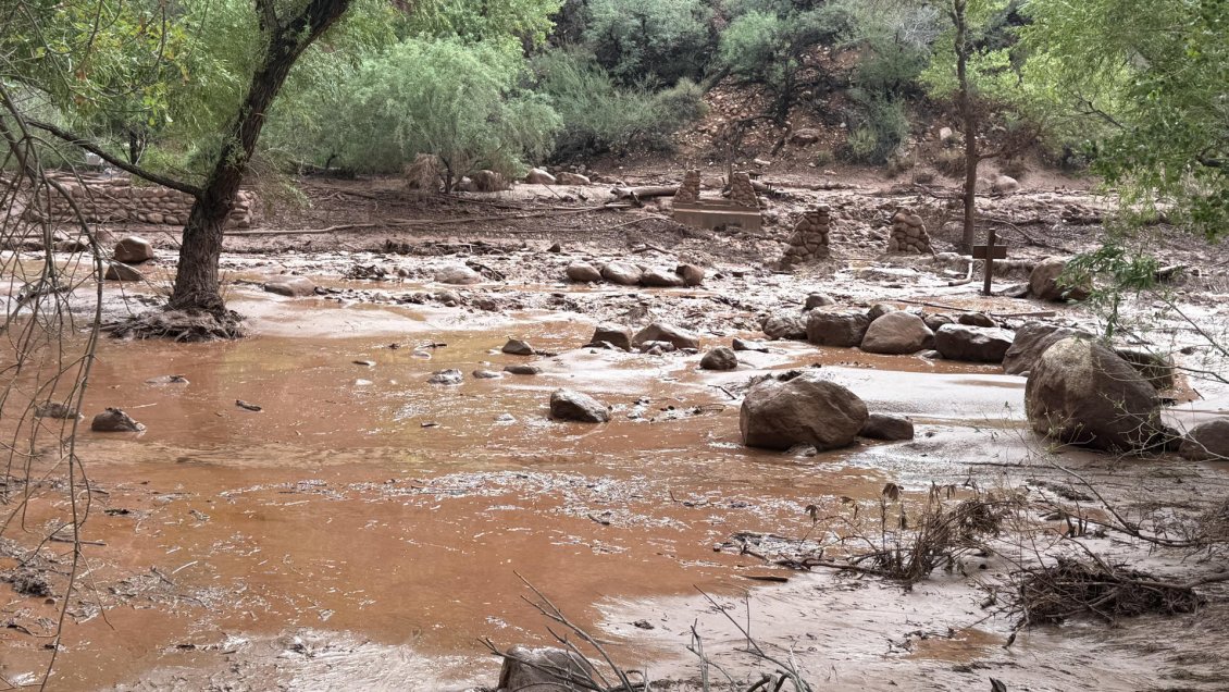 Al menos 15 desaparecidos y 62 evacuados en el Gran Cañón por fuertes inundaciones repentinas