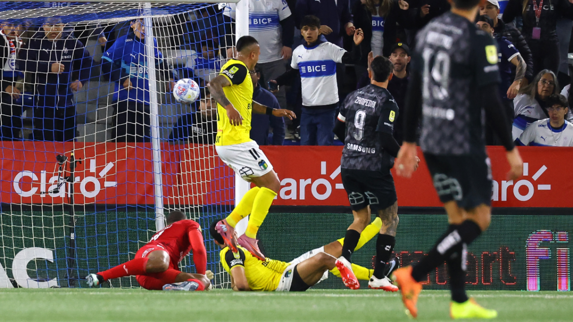 [VIDEO] El goleador Zampedri apareció con la respuesta de la UC ante O'Higgins