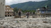 Nepal y China cifran en mil los muertos en la riada mientras buscan miles de desaparecidos