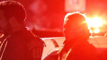   Delincuentes asaltaron botillería y, en su huida, robaron el auto a una familia 