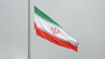 Irán atacó bases de EE.UU. en Kuwait y EAU 