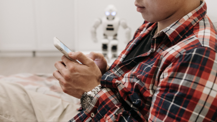 ¿Cómo detectar un bot en redes sociales? Los patrones de texto, perfiles falsos y señales de alerta