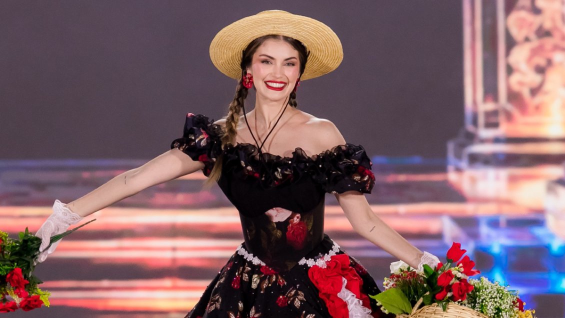 Carmelita metalera: Ignacia Fernández deslumbró en el Miss Mundo 2026