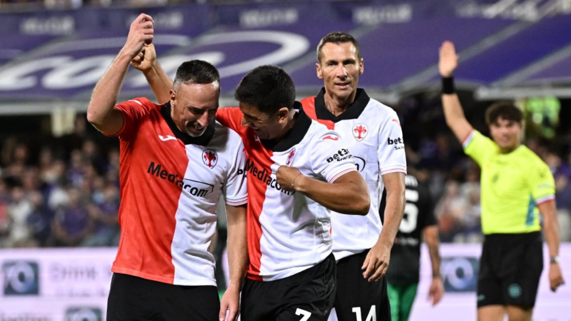 [VIDEO] David Pizarro anotó un golazo en duelo de leyendas y bailó cueca con Franck Ribery