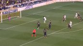[VIDEO] Compañero de Alexis Prince Owusu desperdició penal con horrorosa ejecución