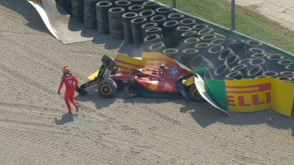   [VIDEO] Leclerc sufrió aparatoso accidente en la segunda vuelta del GP de Italia 