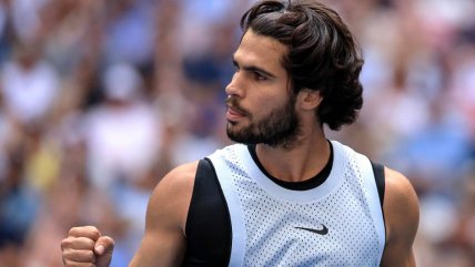   Carlos Alcaraz arrolló a Tommy Paul y avanzó a cuartos del US Open 