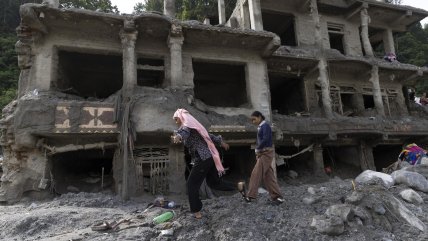 Nepal incrementa a 1.355 los fallecidos por la catastrófica avalancha