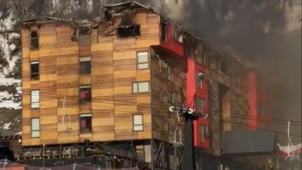   Viento puelche favoreció propagación del incendio en Hotel Altos Nevados 