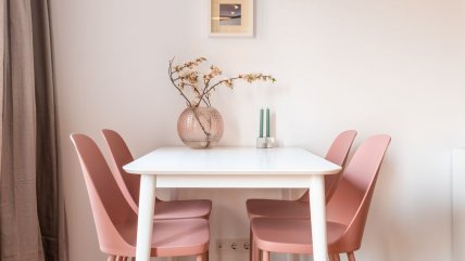   ¿Comedor pequeño? Consejos para elegir sillas de comedor sin sobrecargar el espacio 