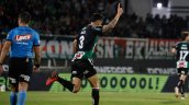 [VIDEO] Enzo Roco le ganó a todos de aire y descontó para Palestino ante la UC