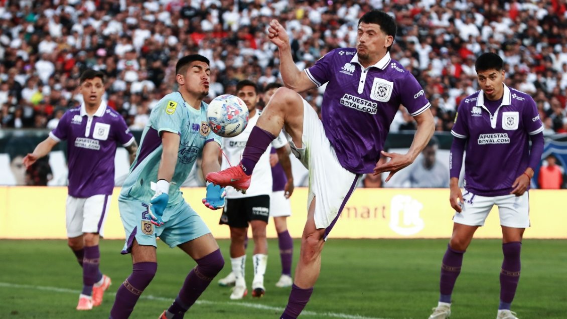 [VIDEO] ¿La suerte del campeón? Un autogol le da el empate a Colo Colo ante Concepción