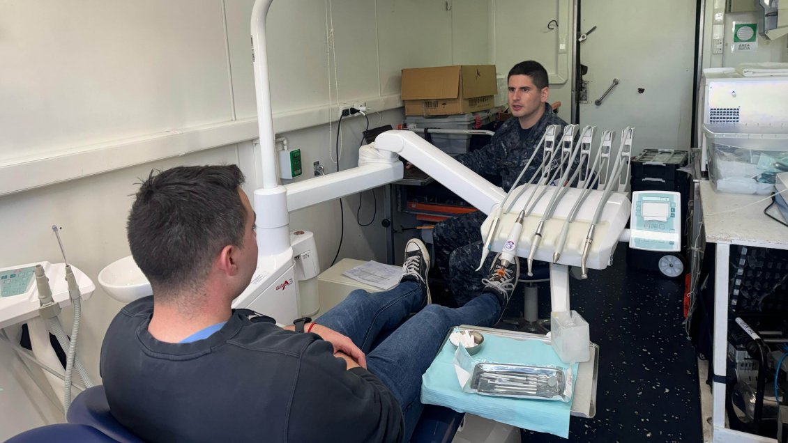 Armada realizó operativo cívico dental en Chaitén y atendió a casi 500 pacientes