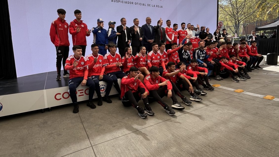 La Roja firmó convenio con nuevo auspiciador