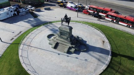  Muros de la estatua de Baquedano fueron retirados tras restauración  