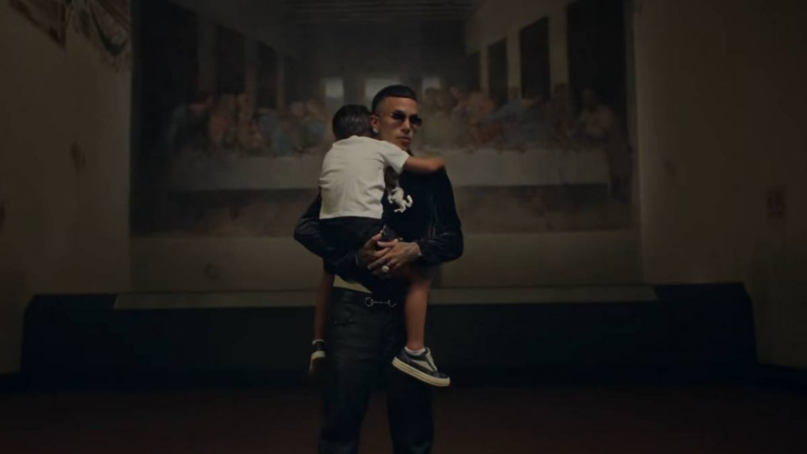 Rapero italiano es el primer artista en grabar un videoclip ante 