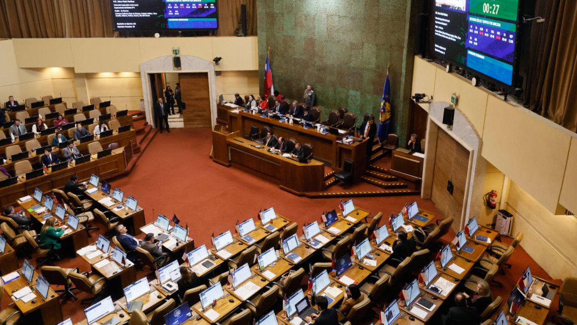 En sesión especial, la Cámara Baja analizó la compleja crisis laboral en Chile
