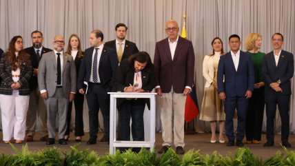 Venezuela: Acuerdan desbloqueo de medios y Rodríguez niega trabas al retorno de Machado
