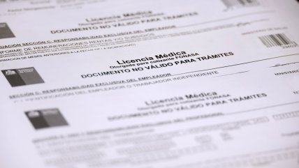 Contraloría: 7.207 empleados públicos viajaron al extranjero con licencia médica en 2025