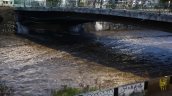 Guardias hallaron el cadáver de una mujer en la ribera del Río Mapocho