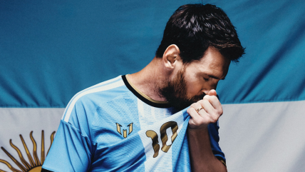   [VIDEO] Marca deportiva usó clásico de Violeta Parra para despedir a Messi en Argentina 