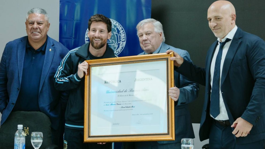 Lionel Messi es doctor honoris causa de la Universidad de Buenos Aires