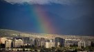 Lluvia, sol y un arcoíris en Santiago