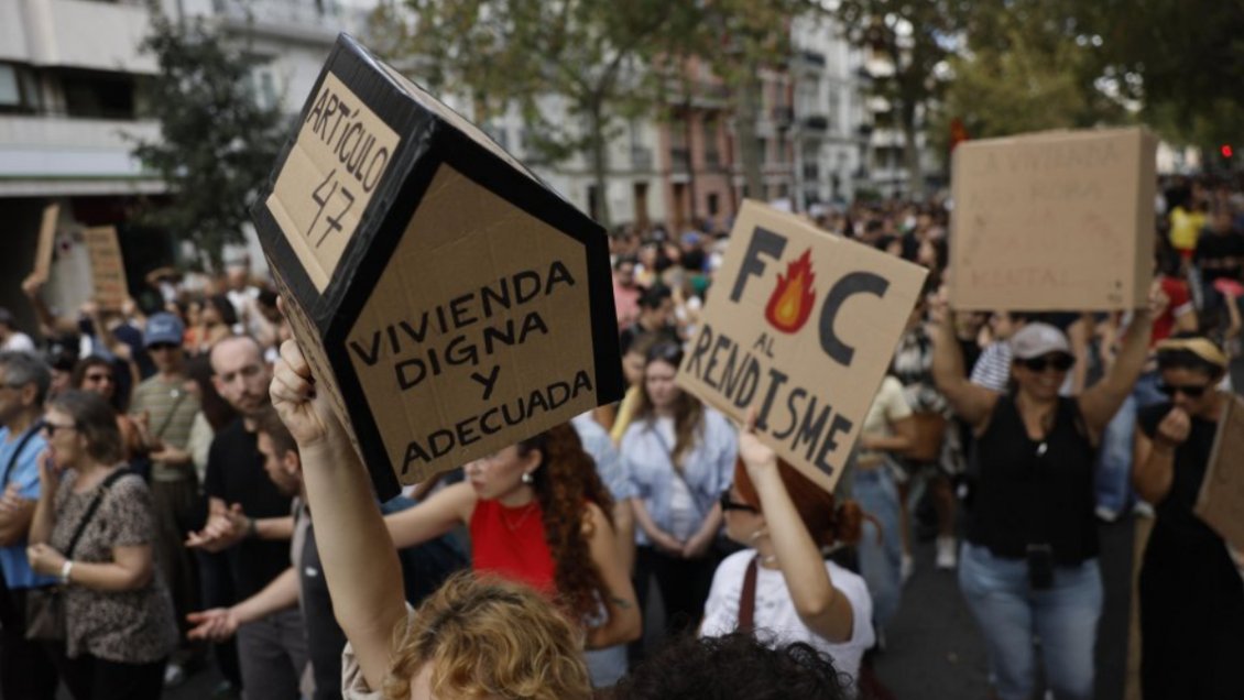 Nuevo caso de desahucio en España: rusa que denunció VIF debió dejar su casa