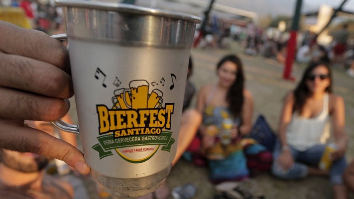Fiesta de la cerveza llega al parque Padre Hurtado durante noviembre