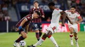 Con Suazo capitán: Sevilla sufrió un dramático empate ante Levante en La Liga