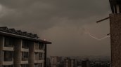 Lluvias dejaron a más de 40 mil clientes sin servicio eléctrico en la Región Metropolitana