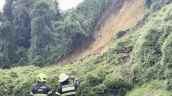 Al menos 10 casas al borde del derrumbe en Lota tras deslizamiento de tierra