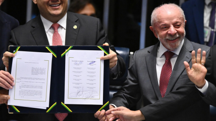   Balotaje en Brasil: A punta de medidas populistas, Lula reduce su desventaja electoral con Bolsonaro 