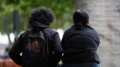 Jóvenes con poca experiencia y mujeres 