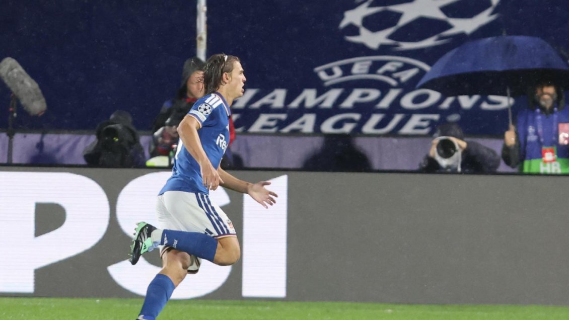 [VIDEO] Nico Paz deslumbró con golazo ante Manchester United en la Champions