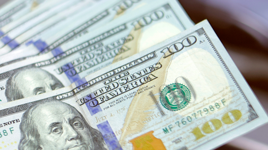 Dólar anotó su mayor nivel en un año y medio al rozar los 1.000 pesos