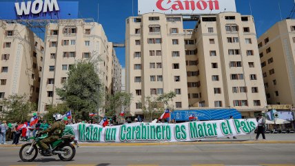  Manifestantes marcharon a favor de Carabineros 