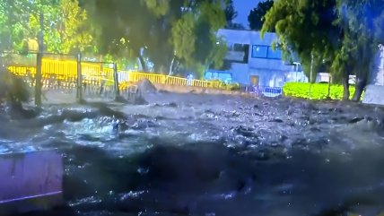   Volvió a desbordarse la Quebrada Honda de San Carlos de Apoquindo 