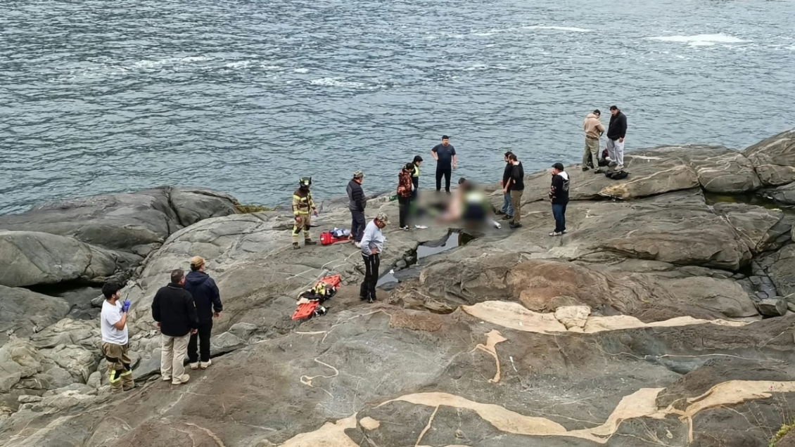 Hombre murió tras ser arrastrado por una ola mientras pescaba en Zapallar